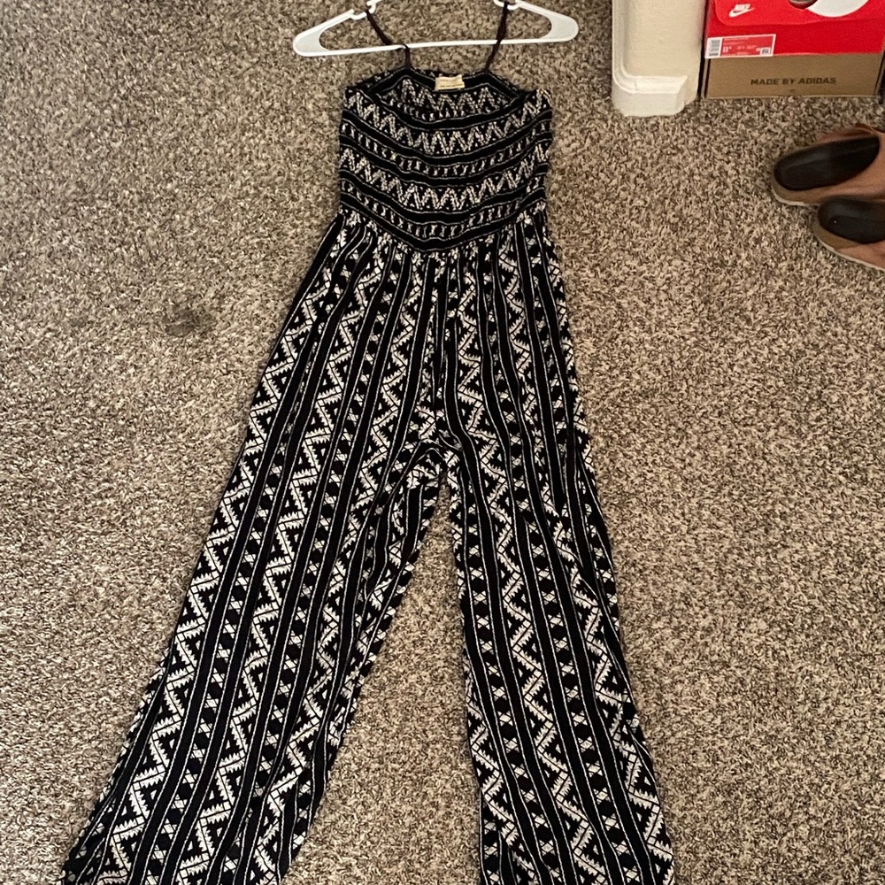 Urban Outfitters Jumpsuit. Lightweight, aztech pattern, size M